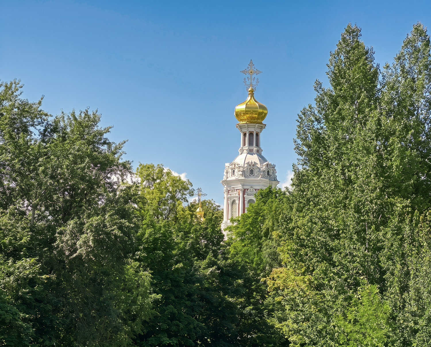 храм рядом с домом на Васильевском острове